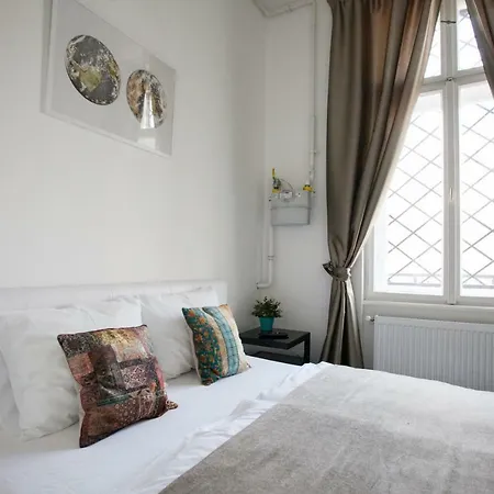 Apartment Opera